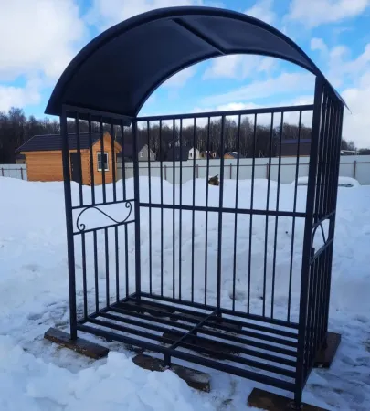 Дровник уличный